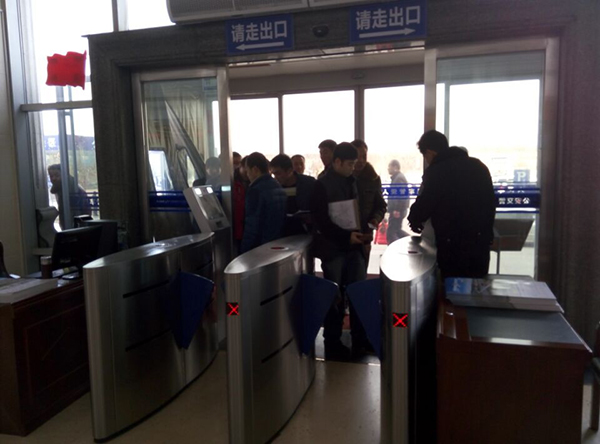 駕照科目一考試實(shí)名制人證合一自助考場解決方案 駕照科目一考試實(shí)名制人證合一自助考場解決方案