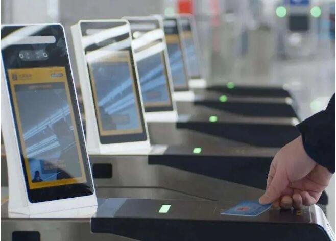 閘機(jī)內(nèi)置社保卡讀卡器