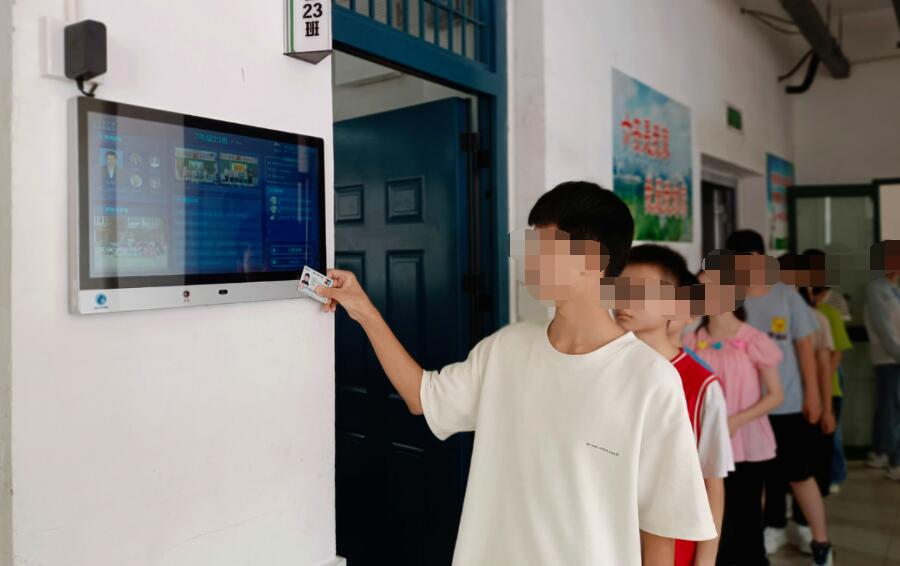 壁掛式電子班牌內置第三代社保卡讀卡器模塊